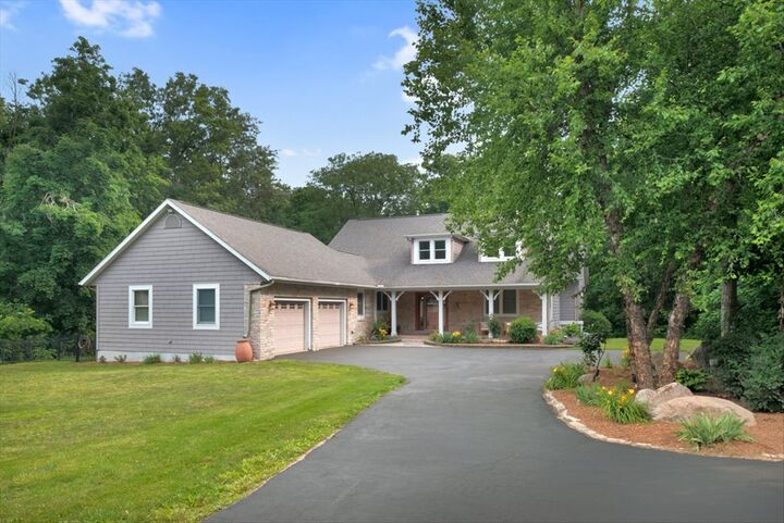 Property Photo: 2 Timber Ridge Lane IL 61854