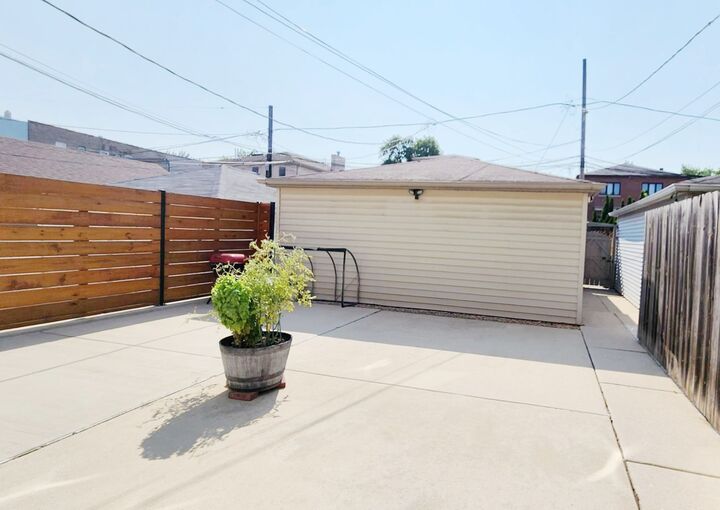 Property Photo:  3212 S Union Avenue  IL 60616 