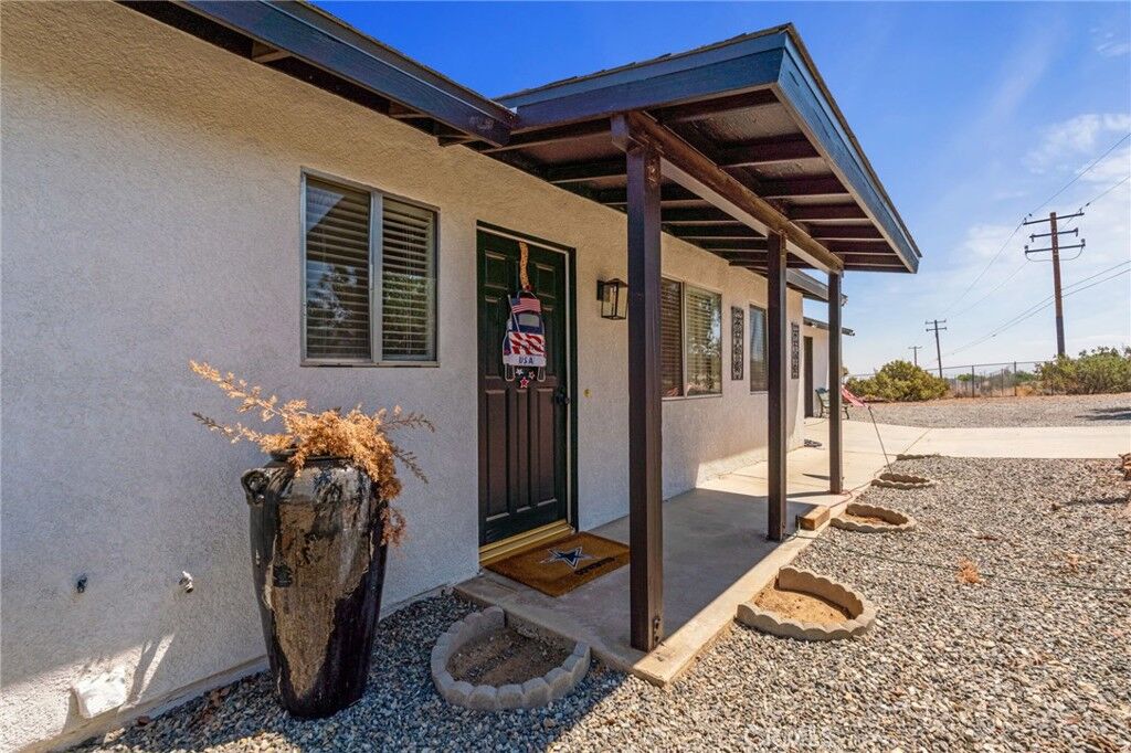 Property Photo:  2870 Sunnyslope Road  CA 92372 