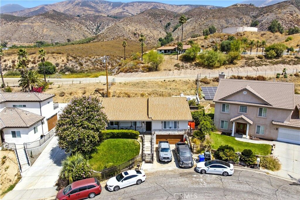 Property Photo:  164 Viento Way  CA 92404