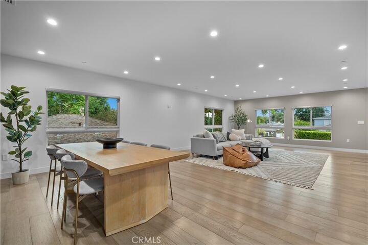 Property Photo:  14157 Tiara Street 101  CA 91401 