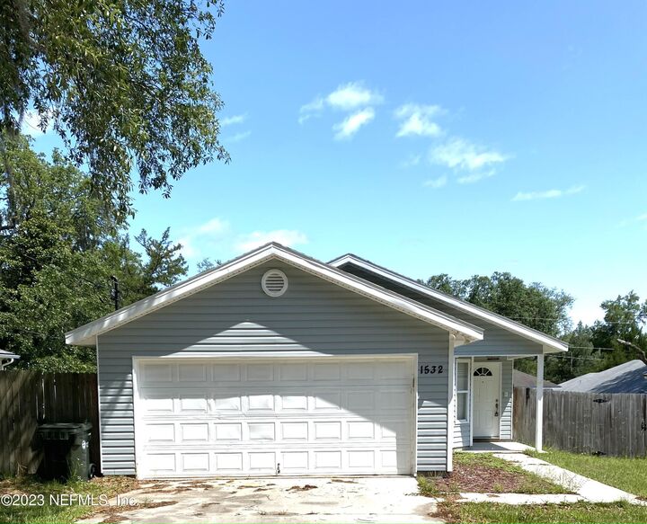 Property Photo:  1532 Center Street  FL 32043 
