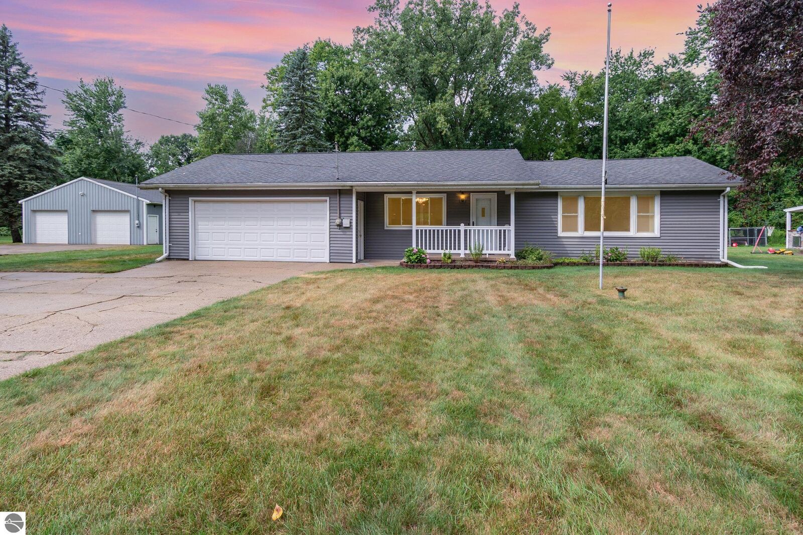 Property Photo:  1644 Belmont Drive  MI 48858 
