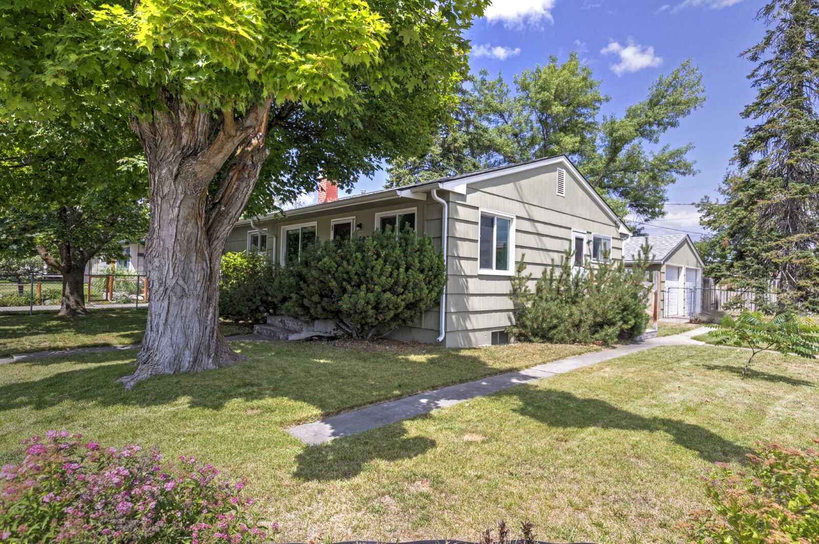 Property Photo:  1602 Bel Vue Drive  MT 59801 