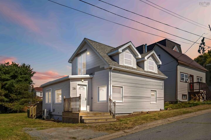 16 Stephen St  Dartmouth NS B2Y 2L3 photo