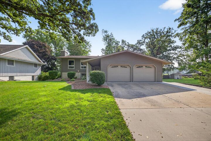 Property Photo:  524 4th Avenue SE  MN 55976 
