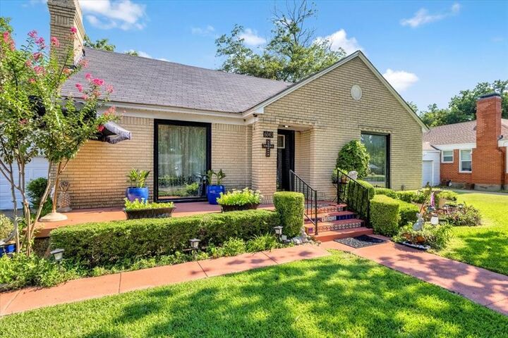 6043 Overlook Drive  Dallas TX 75227 photo