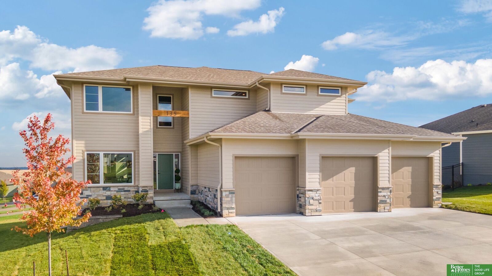 Property Photo: 135 N 10th Avenue NE 68059