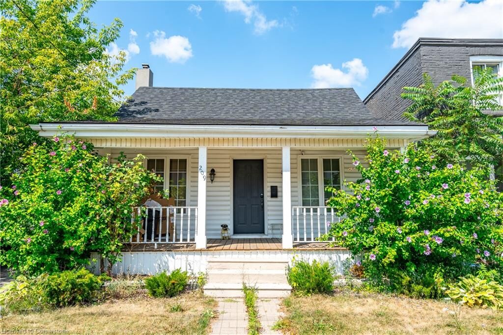 Property Photo:  209 Gibson Avenue  ON L8L 6K2 