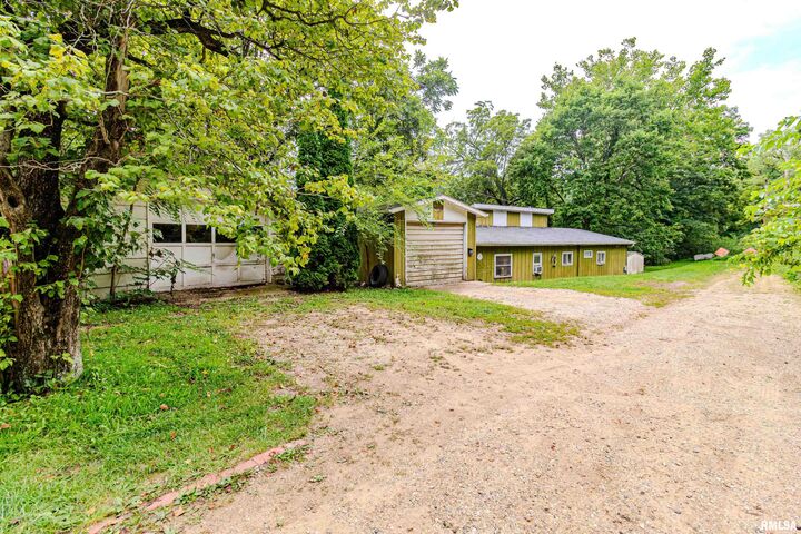 Property Photo:  110 Happy Hollow Drive  IL 61428 