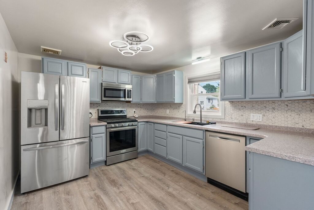 Property Photo:  29 Brentwood Street  MA 02148 