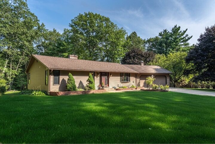 60 Mason Rd  Holden MA 01522 photo