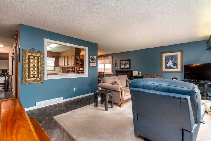 Property Photo: 5732 47 Street AB T9V 1B5