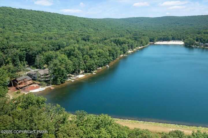 336 W Lake Valley Drive  Hazleton PA 18202 photo