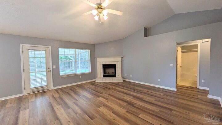 Property Photo: 3131 Windjammer Ct FL 32526