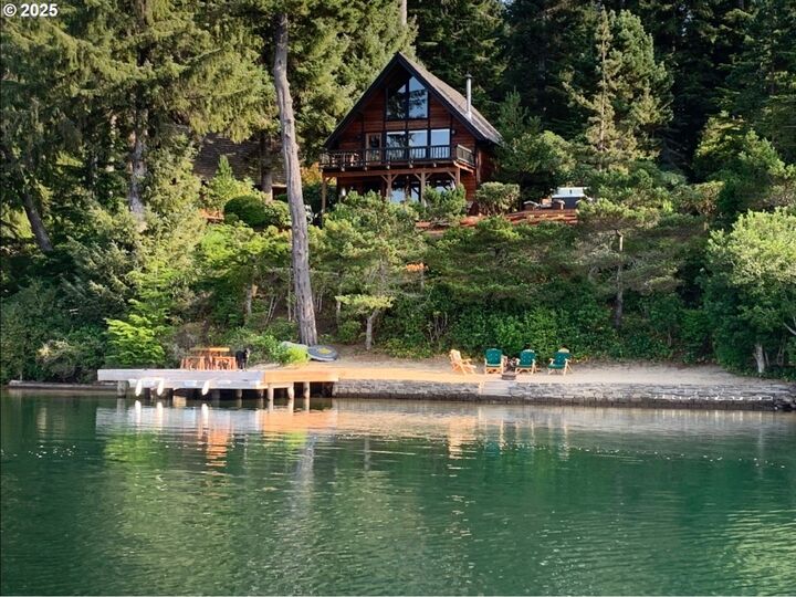 Property Photo: 5343 Leavitt Loop OR 97439