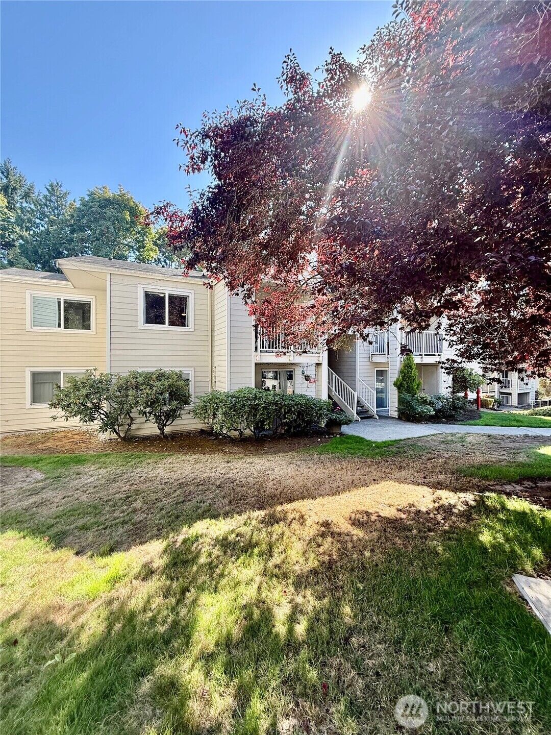 Property Photo:  975  Aberdeen Avenue NE E403  WA 98056 