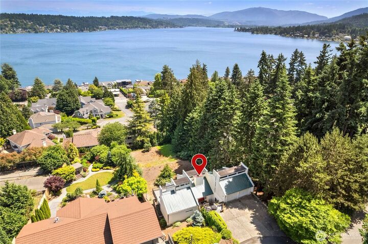 Property Photo:  2838  170th Avenue SE  WA 98008 