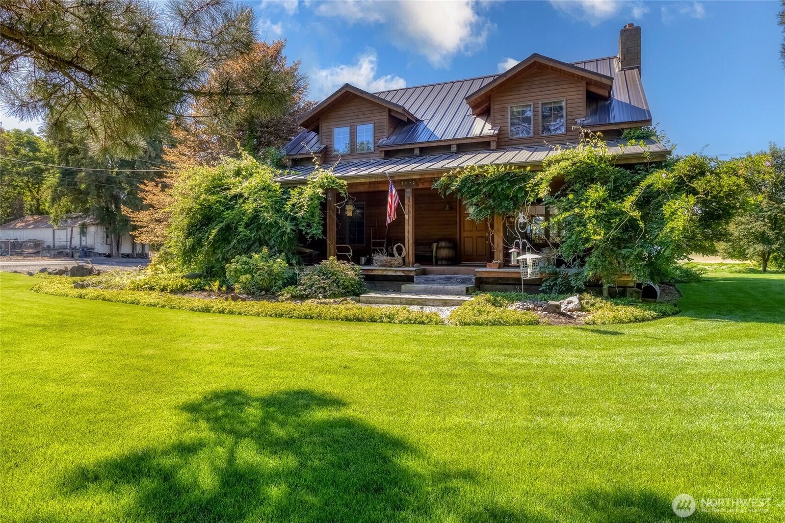 Property Photo: 2646 S 3rd Avenue WA 99362
