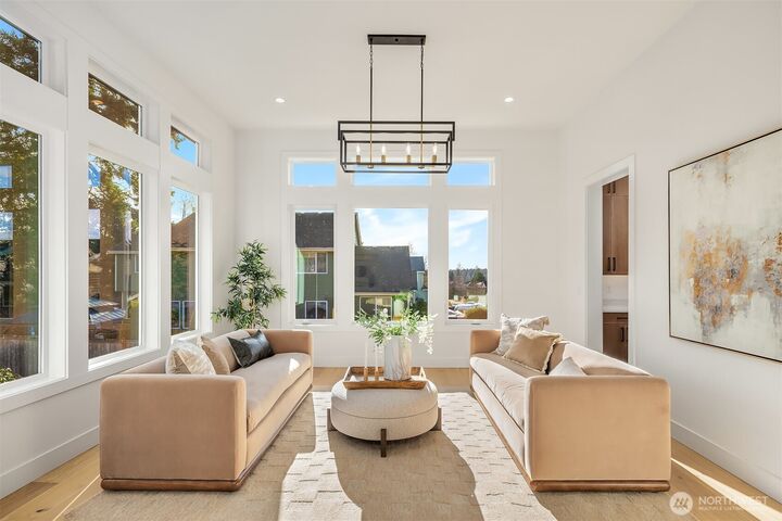 Property Photo:  510  Nile Ave NE  WA 98059 