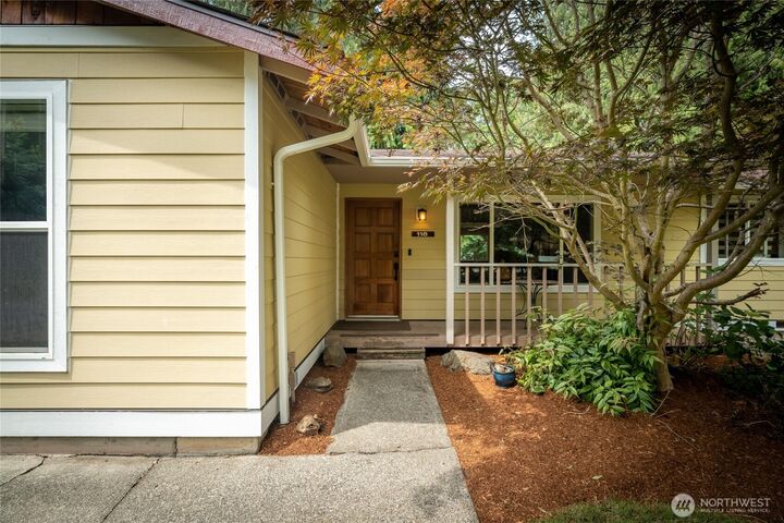 Property Photo:  118 W Winesap Road  WA 98012 
