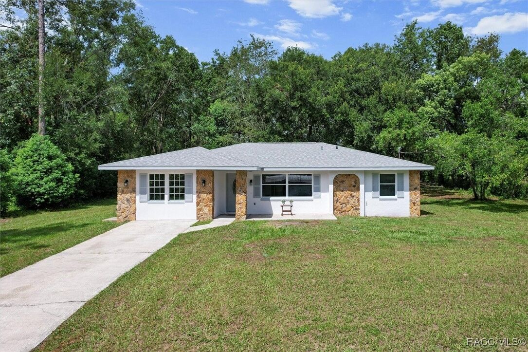 Property Photo: 5700 S Calgary Terrace FL 34452