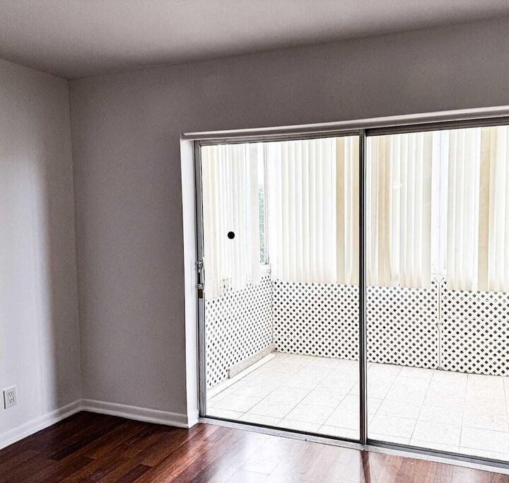 Property Photo:  4043 NW 16th Street 204  FL 33313 