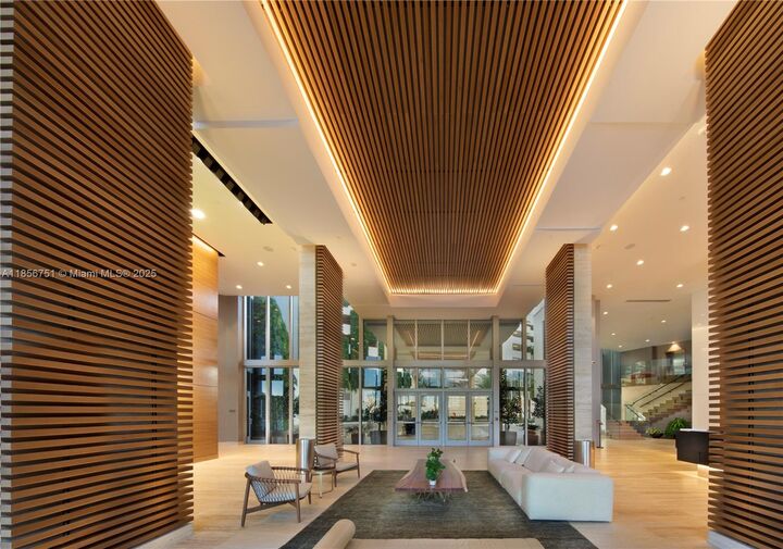 Property Photo: 16385 Biscayne Blvd 2806 FL 33160