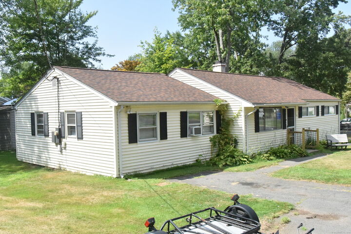 Property Photo:  11 Florence Lane  CT 06479 