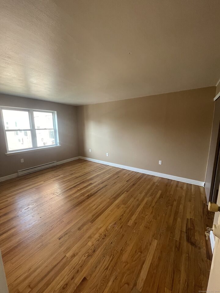 Property Photo: 24 Merrill Street Apt B5 CT 06106