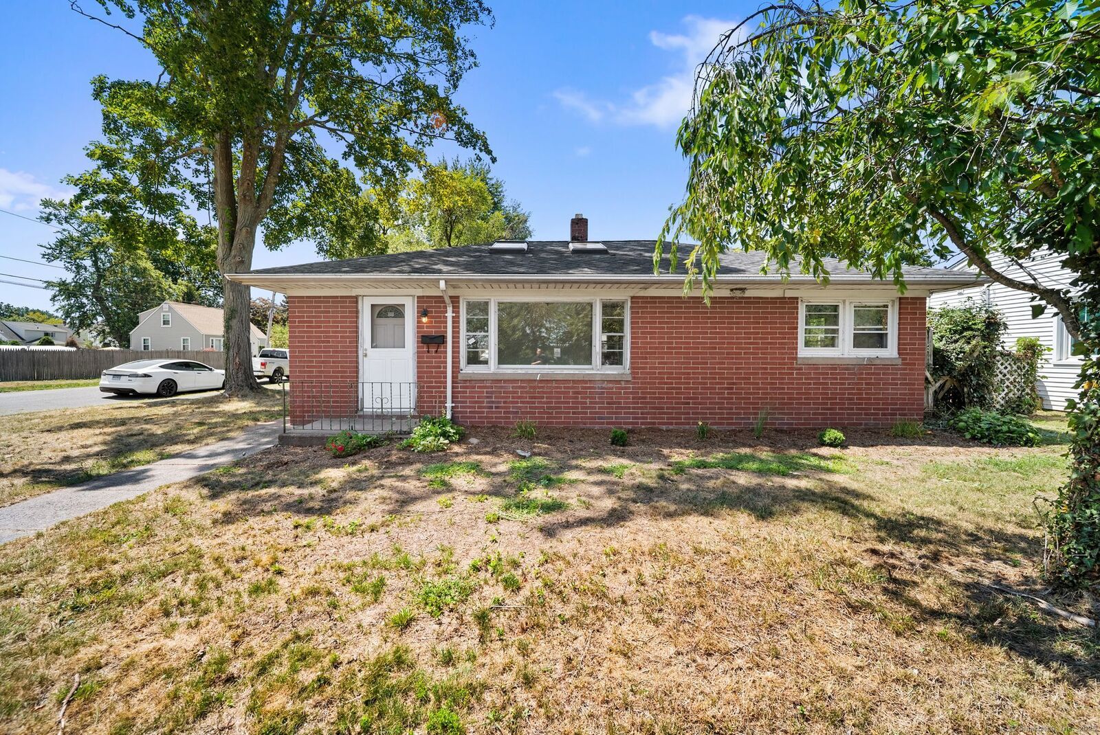 Property Photo:  1820 Dean Street  CT 06512 