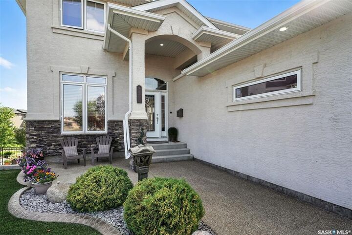 Property Photo: 511 Waters Crescent SK S7W 0A6