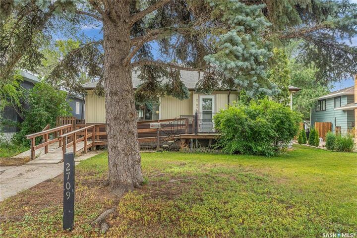 Property Photo:  2709 Sinton Avenue  SK S4S 1K2 