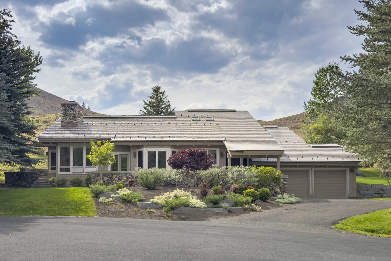 Property Photo:  204 Meadowridge Rd  ID 83353 