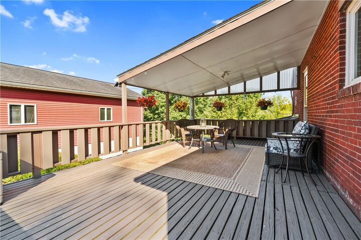 Property Photo:  306 Knollview Drive  PA 15239 
