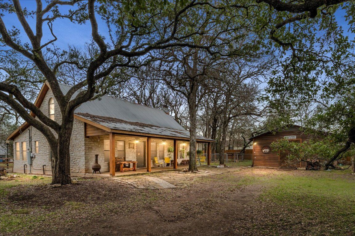 Property Photo: 2195 S Old Stagecoach Road TX 78640