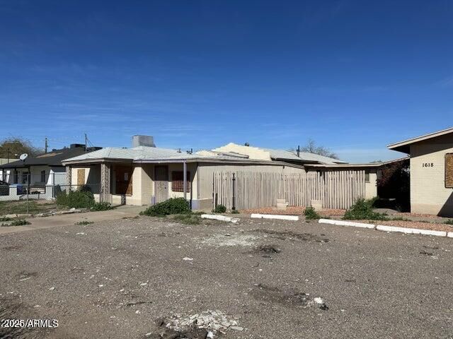 Property Photo:  1618 E Wood Street  AZ 85040 