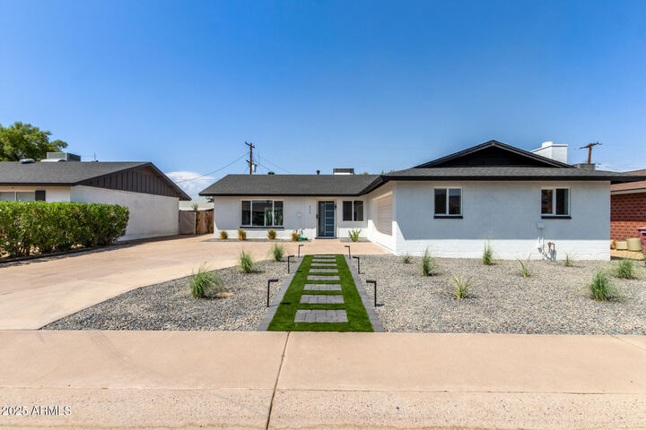 Property Photo: 8420 E Plaza Avenue AZ 85250