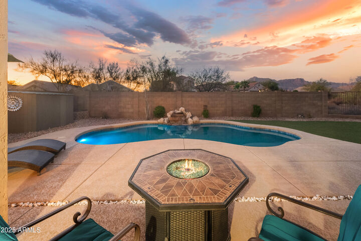 Property Photo: 10318 E Trailhead Court AZ 85118