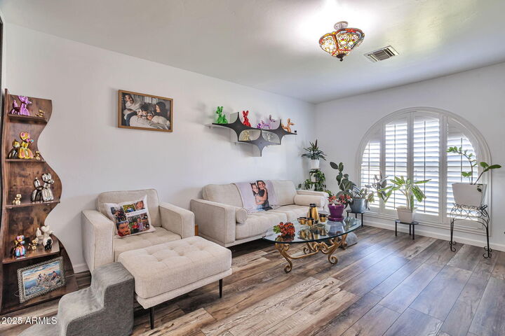 Property Photo: 4528 W Echo Lane AZ 85302