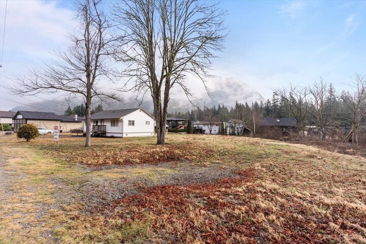 Photo de la propriété: 905 Hot Springs Road BC V0M 1A3