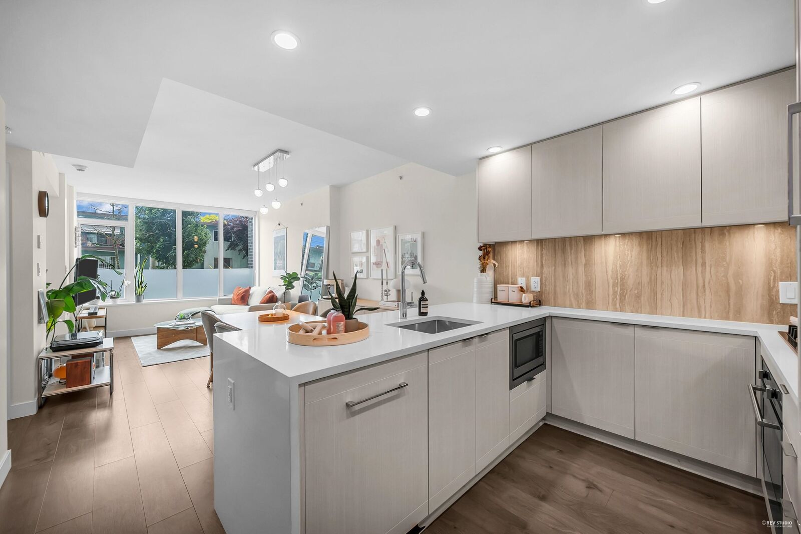 Property Photo: 6785 Marlborough Avenue BC V5J 0J3