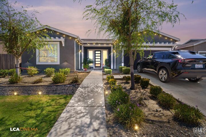 5913 Hawthorn Tree Lane  Bakersfield CA 93313 photo