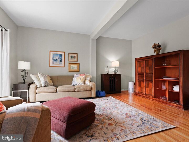 Property Photo: 7755 Effingham Square VA 22315
