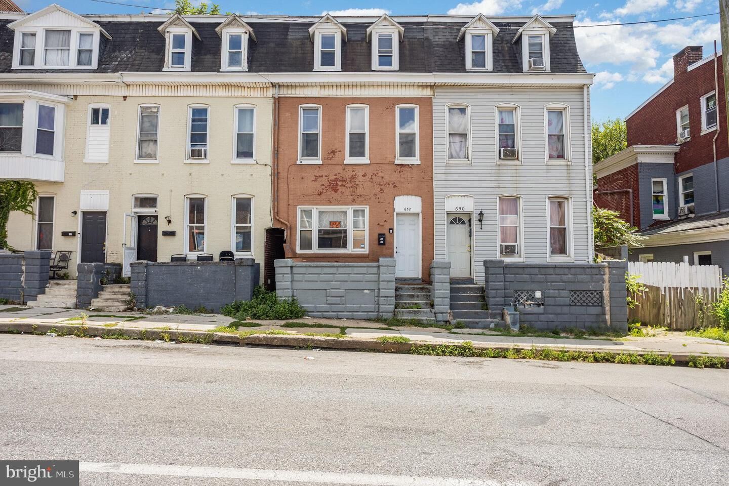 Property Photo:  652 E Market Street  PA 17403 