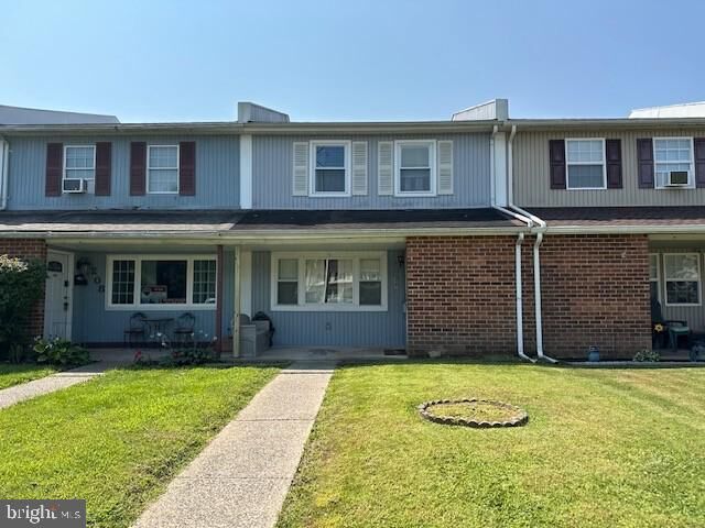 Property Photo: 207 Hyacinth Court PA 18951