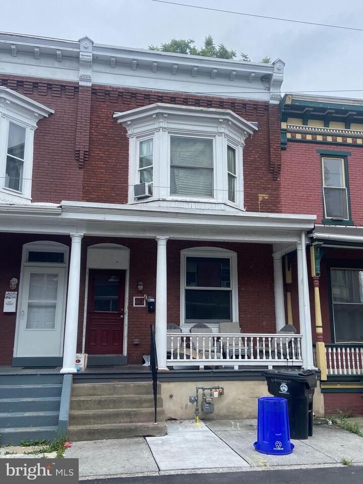 Property Photo:  613 Oxford Street  PA 17110 