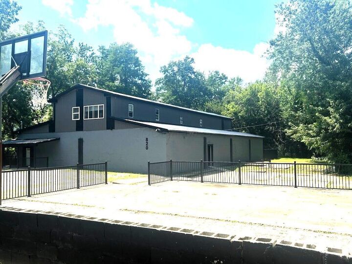 Property Photo:  820 Prospect Avenue  OH 43701 