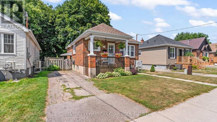 Property Photo: 33 Tennyson Street ON N5Z 2K6