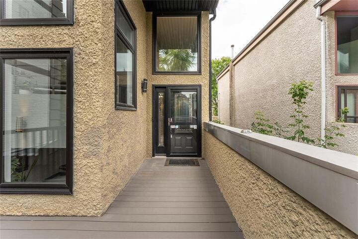 Property Photo:  633 Mulvey Avenue  MB R3M 1G1 